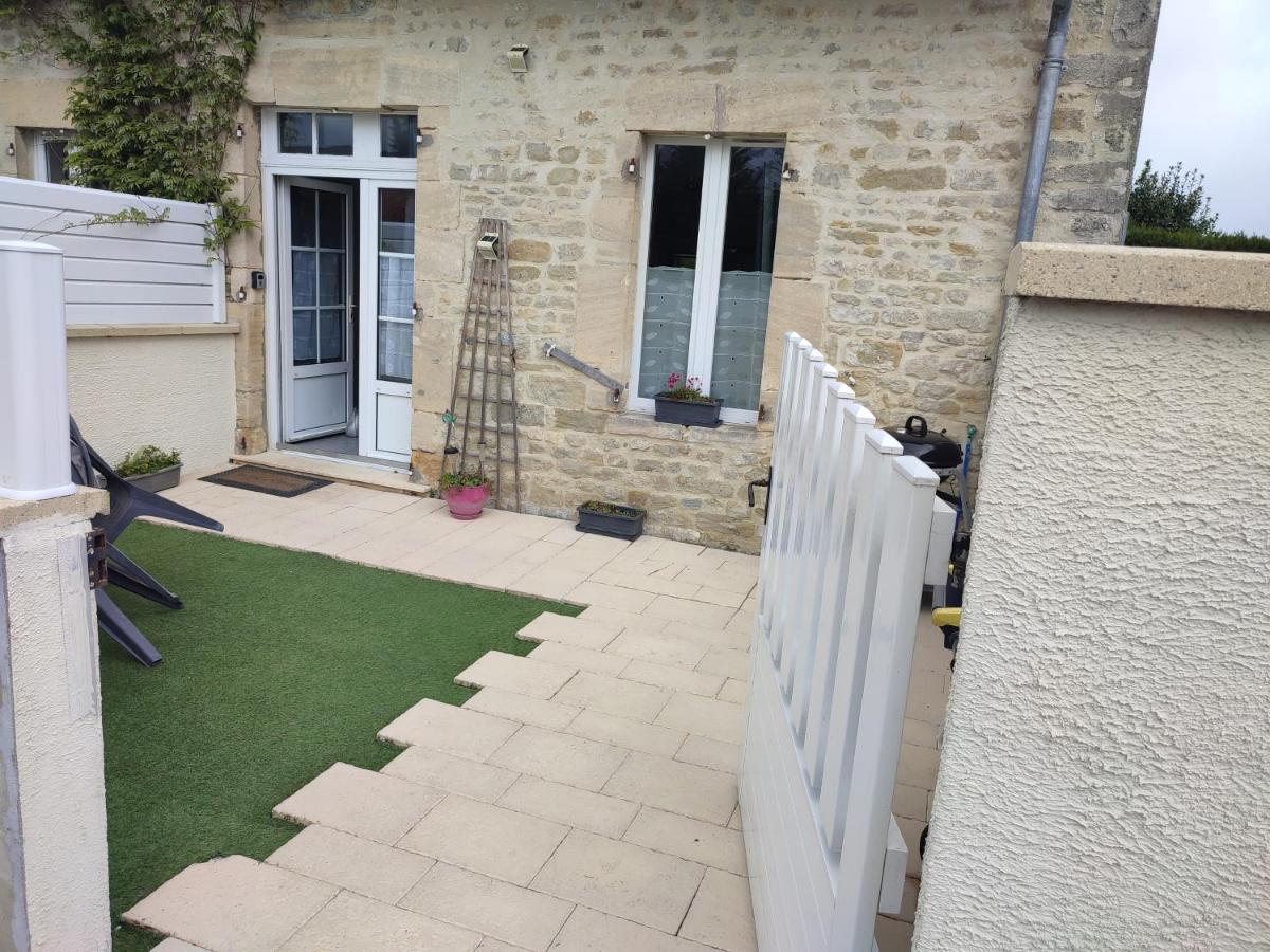 Claude Et Astrid Vila Tour-en-Bessin Exterior foto